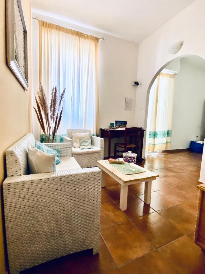Готель Palazzo Antico Санта-Тереза-Галлура Екстер'єр фото